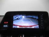 バックモニターがついていますので、バックでの駐車が苦手な方でも大丈夫です 実際のバック駐車は目視確認と合わせてお使い下さい