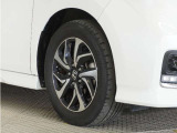 認定中古車では、厳しいHonda認定基準をクリアした厳選されたHonda認定中古車のみ、取り扱っております。「ご購入前の安心」「納車後の信頼」を車両と一緒に提供しております。