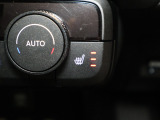 シートヒーター装備付き車!!座席に埋め込まれた電熱線によりシートを暖めることが出来る装備で、温められたシートは、寒い冬には最適です!!