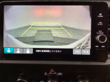 バックでの車庫入れも安心です! リアカメラが付いているバックモニター付のナビを装備しております。操作線もついており距離感も画面から確認できます。