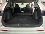 リアシートを倒すと、ラゲッジスペースを広くお使いいただけます!