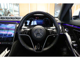 ステアリングシフトが装備されております。ステアリングから手を離さずにシフトチェンジができます。マニュアルモードをご選択頂くことにより、よりアグレッシブな走行が可能となります!