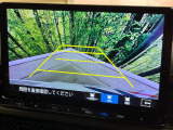 【バックカメラ】駐車時に後方がリアルタイム映像で確認できます。大型商業施設や立体駐車場での駐車時や、夜間のバック時に大活躍!運転スキルに関わらず、今や必須となった装備のひとつです!