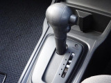弊社保証では納車日から走行距離無制限で、消耗品を除く全ての部品を1年間保証します。(福祉車両に関して架装装置は保証対象外となります)(外国産車は距離5,000kmまで半年間)