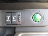 パワースライドドアは運転席にあるスイッチによる操作も可能です。