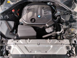 【BMWクリーンディーゼル】市場をリードするディーゼルエンジン。低回転ステージ専用ターボが走り出しから効果的に過給を行いスムーズな発進加速や低燃費を実現。ディーゼルの常識を超えたスポーティな走りを!