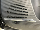 【BOSEサウンドシステム】メーカーオプションの高品位サウンドシステムを搭載。専用のチューニングが施された大小様々なスピーカーから良質なサウンドが奏でられ、臨場感あふれる音響空間を演出します。