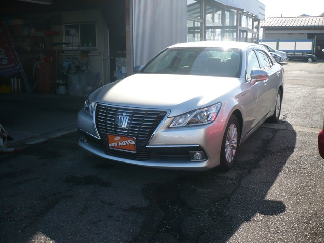 クラウン ハイブリッド 2.5 ロイヤルサルーン 