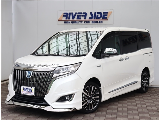 エスクァイアハイブリッド1.8 Gi プレミアムパッケージ ブラックテイラードモデリスタエアロ 社外17アルミ メッキパー