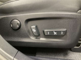 パワーシート搭載。微妙な調整が手軽にでき、ピッタリのポジションで運転することが可能です。