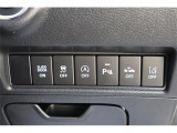 パーキングセンサー付で、車庫入れも駐車もラクラクです。