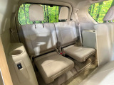 3列目シートはもちろん状態良好☆大人でもゆったりと座って頂けますので、大人数でのお出かけもラクラクです♪ご家族で、気の知れた仲間で、ドライブに行くのが楽しみですね♪