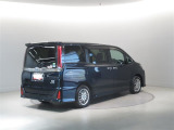 U-CARの販売だけでなく、自動車保険・生命保険・携帯電話の販売も行っております
