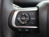 ステアリングのスイッチでオーディオの操作が可能です。