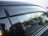 雨の日に便利なサイドバイザー付き♪喫煙者の方も重宝しますね♪