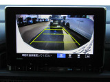 ■バックカメラ■ガイドラインが表示されるので、バック駐車が苦手な方でも安心です!ギアをリバースに入れれば自動的に切り換わりますので、面倒な操作も不要です♪狭い駐車場もお車を傷つけず安心ですね!