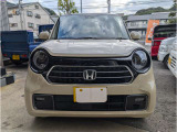 納車時にガラス系コーティングを無料施工しております。猫も爪が立たずに滑って落ちてしまう!と評判です。お車がツルツルになりますよ。