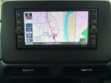 純正ナビ付き☆ 見やすく大変人気です(^^)/ CDも入ります☆