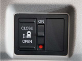 ◆片側電動スライドドア◆狭い駐車場でも乗り降りが楽々♪お子様が隣の車にドアを当ててしまう心配もございません!小さなお子様連れの方もこれで安心。