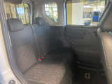 後部座席も広々としています!
