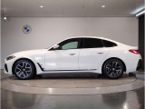 【拘りのFR】BMWが多く採用するFR車。ダイレクトでスポーティな加速感・シャープなハンドリングを実現。縦置きエンジンレイアウトにより、フラットで上質な乗り味です。