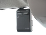 ◆ドライブレコーダー◆映像・音声などを記録する自動車用の装置です。 もしもの事故の際の記録はもちろん、旅行の際の思い出としてドライブの映像を楽しむことができます。