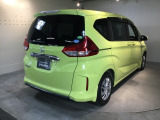 スライドドアなら狭い駐車場でもドアをぶつける心配がありません。ステップが低く乗り降りもしやすいです。