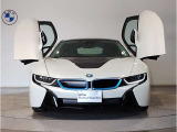 BMW代表的な特徴のキドニーグリル。BMWのすべてのモデルに採用され、BMWらしさを強調しております。