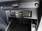 【ETC車載器】は、ビルトインタイプですっきり収納され、見た目も使い勝手も満足のアイテムです。