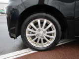 実車はアルミホイール組みの夏用タイヤを装着しています。