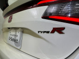 登録済未使用車!!シビックTYPE-R入庫!!純正メモリーナビ!!地デジチューナー!!Bluetooth対応!!バックモニター!!パーキングセンサー!!ETC2.0!!純正アルミホイール!!