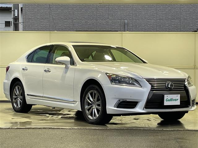 LS600h バージョンC 4WD4WD 本革シート