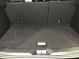 トランクスペースもご覧のとおり広々しております☆SUVならではの使いやすいトランクスペースに夢と希望以外に荷物もしっかり載せることができます☆
