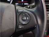 【アダプティブクルーズコントロール】予め設定した車速内でクルマが自動的に加減速。前走車との適切な車間距離を維持しながら追従走行します。【LKAS】車線維持支援システムでステアリング操作を支援。