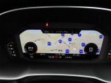 重厚感と安定感があり、同時にダイナミックさも備えるAudiの走り。機能やデザインが革新的なメーター。