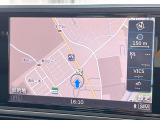 ●純正ナビ:一体感のあるナビは、高級感ある車内を演出してくれます。Bluetooth再生などオーディオ機能も充実しておりますので、運転もより楽しめます♪