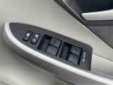 【パワーウインドウ】運転席のスイッチで、各席の窓ガラスの開閉ができます!あると便利ですよね!