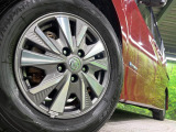 【純正15インチアルミホイール】外観にマッチした純正アルミホイールを装着しております。各種社外アルミホイールや、スタッドレスタイヤも取扱いしております。是非ご相談ください♪