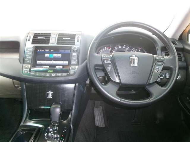 トヨタ クラウンアスリート 2.5 ナビパッケージ の中古車詳細 (69,000