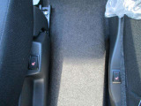 運転席、助手席にシートヒーターがあります。寒い時期には大変便利ですよ♪