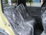 届出済未使用車ですので、内装もキレイです♪ また、シートカバーの取付等も承ってましたのでお気軽にご相談ください♪