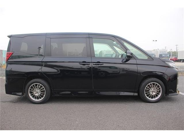 トヨタ ノア 1.8 ハイブリッド S-G 純正8インチディスプレイオーディオ