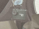事故直前・直後のデータを記録しておくことで、客観的な検証を行うことができるドライブレコーダーが付いてます。保証は製造メーカー修理保証のみで期間外のものは対象外となります。
