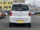 初めてお車に乗られる方、車の事が良くわからない方など納車時に丁寧にメンテナンス方法、注意点などをお伝えしております。給油口の開け方からチェックランプ、オイル交換の必要性!など何でもお伺い下さい!