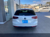 PASSAT VARIANT TSI ELEGANCE ADVANCE 入荷しました!ボディーカラーはオリックスホワイトマザーオブパールエフェクトです。