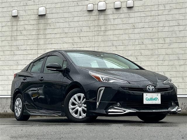 プリウス1.8 S セーフティ プラスII E-Four 4WDワンオーナー