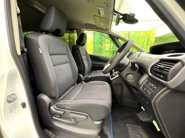 日産 セレナ 1.2 e-POWER XV の中古車詳細 (75,560km, ブリリアント