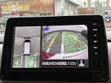 【アラウンドビューモニター】上空から見下ろしているかのような映像で駐車をサポート。安心です。