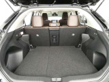 広々としたラゲージスペースを備えています。大きなものや長さのある荷物もしっかりと積み込めます。