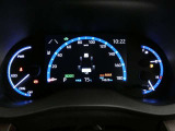 とっても見やすいメーターです。夜間時はラグジュアリーな気分にさせてくれる照明が魅力ですので、夜のドライブも楽しみになりますよ♪